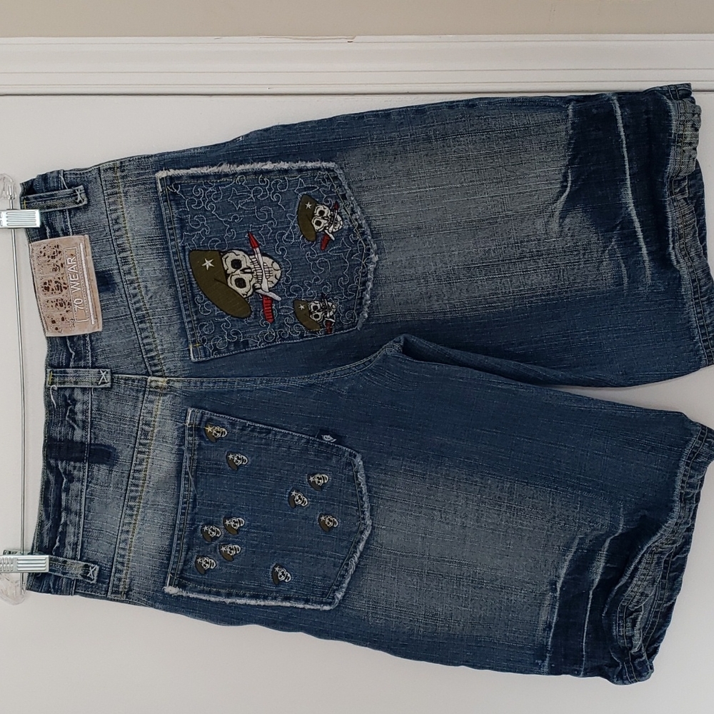 Focus Jeans Green Beret Shorts Size 30